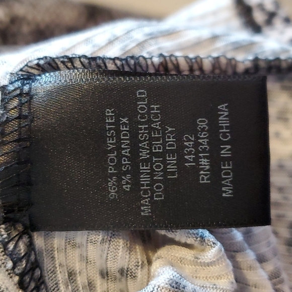 Sunday in Brooklyn Ashton Snakeskin Print Long Sleeve Top XS - Picture 7 of 7